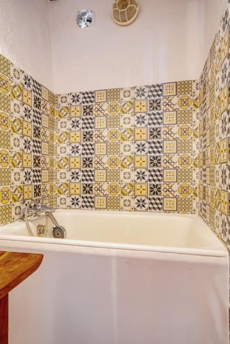 Chambre Atypique Dans Cafe Healthy Saint Paul de Vence Exterior photo