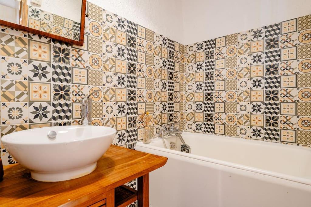 Chambre Atypique Dans Cafe Healthy Saint Paul de Vence Exterior photo